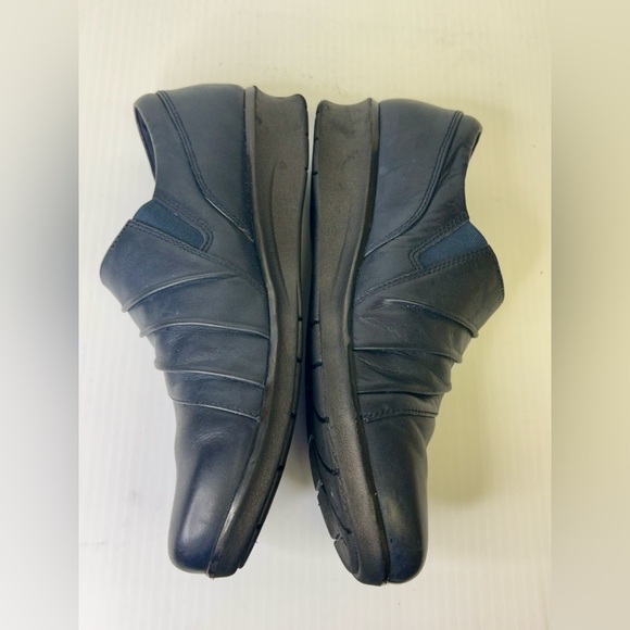 💙”Clark’s” Women’s Navy Leather Comfort Shoes💙 - Picture 11 of 16